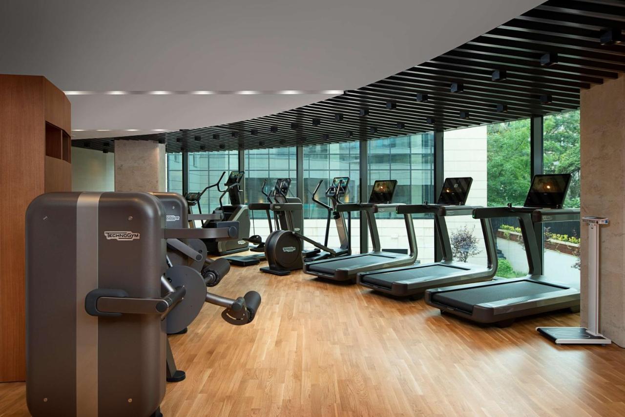 Hyatt Regency Sofia Hotel Eksteriør billede The gym at the hotel